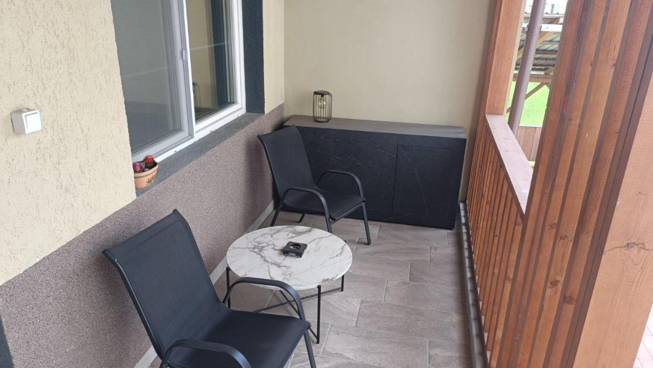 Újonnan épített, modern társasházi 2 szintes lakás Apartamento Miercurea Ciuc Exterior foto